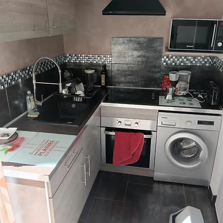 Tres Beau T1 Bis A 200 M De La Et Commodites Appartement