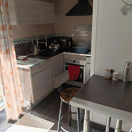 Appartement Tres Beau T1 Bis A 200 M De La Et Commodites Saint-Raphaël